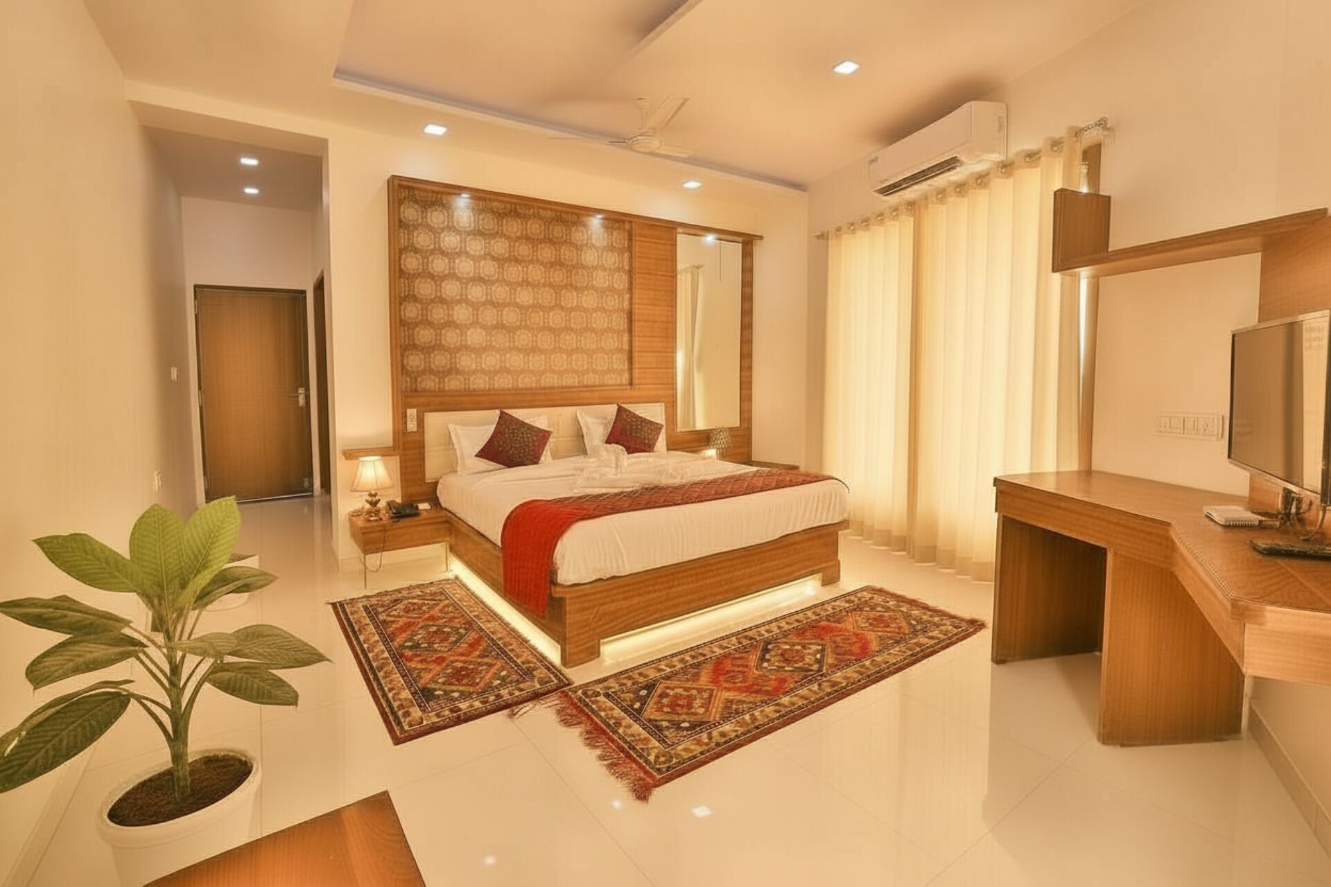 1 bedroom, minibar, individually furnished, desk