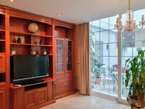 Signature Apartment | Individually decorated, individually furnished, blackout drapes - Triana Luxury Home (Seville)