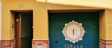 Majoituspaikan sisäänkäynti