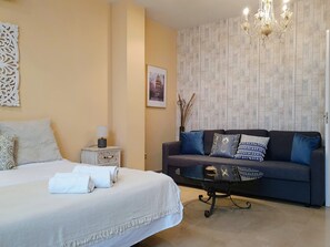 Signature Apartment | Individually decorated, individually furnished, blackout drapes - Triana Luxury Home (Seville)