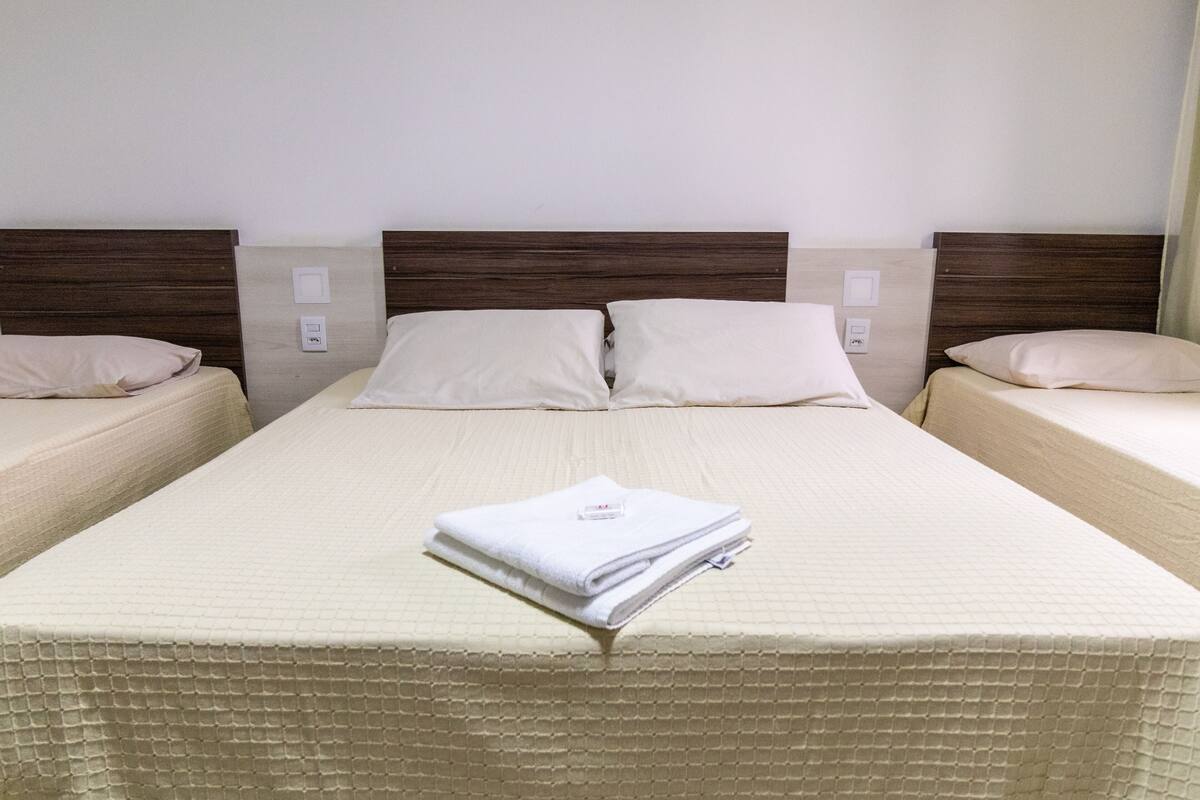 Deluxe Quadruple Room | Desk, free WiFi, bed sheets