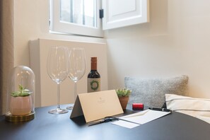 Luxury Double Room, 1 King Bed (front of building - Basement)