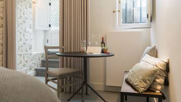 Luxury Double Room, 1 King Bed (front of building - Basement) | Minibar, in-room safe, individually furnished, blackout curtains