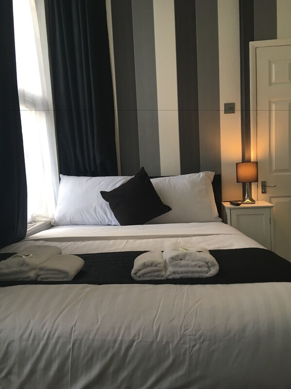 Iron/ironing board, free WiFi, bed sheets