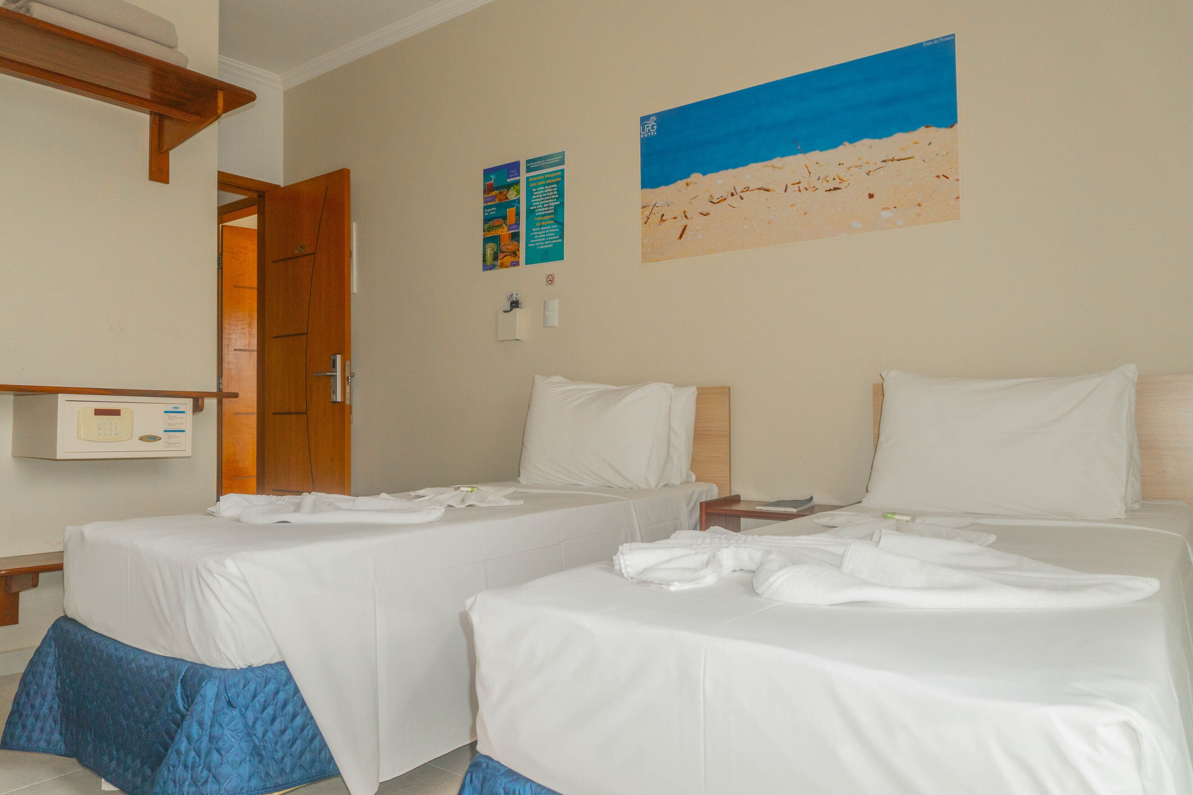 junior quadruple room | 1 bedroom, in-room safe, blackout curtains, iron/ironing board