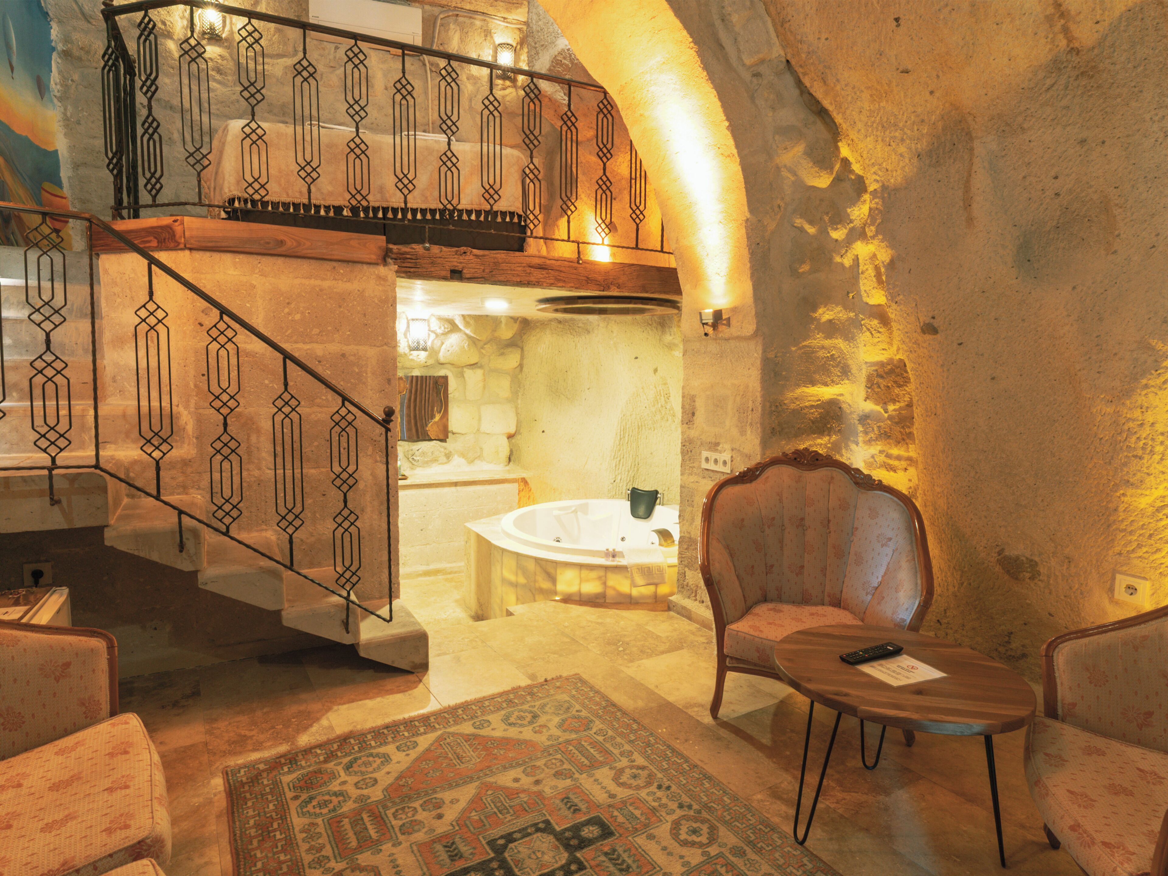 Room 13 Deluxe Cave Suite | 高級寢具、迷你吧、獨特設計、獨特裝修