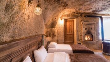 Deluxe Triple Room | Premium bedding, minibar, individually decorated, individually furnished