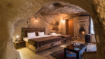 Premium bedding, minibar, individually decorated, individually furnished