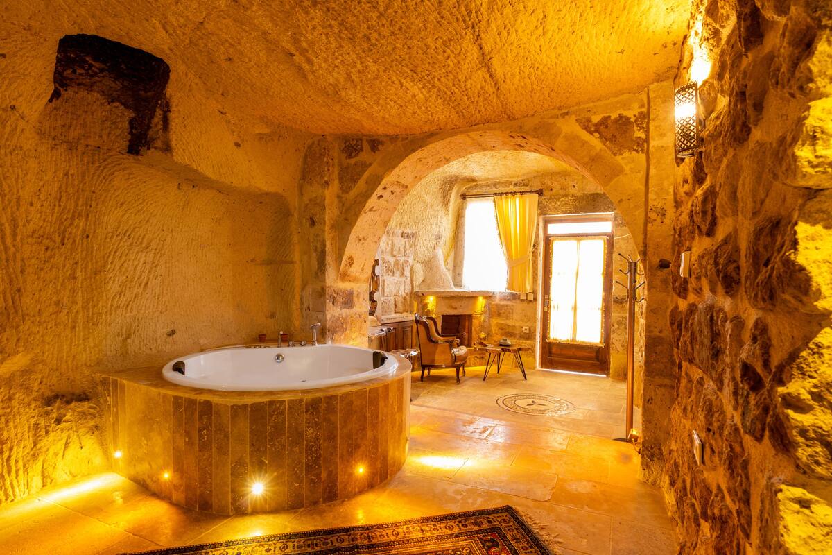 honeymoon double room | 1 bedroom, premium bedding, minibar, individually decorated