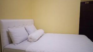 Caja de seguridad en la habitación y escritorio 