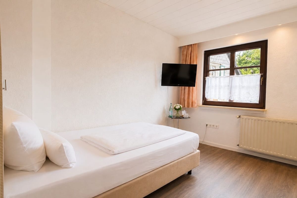 Classic Single Room