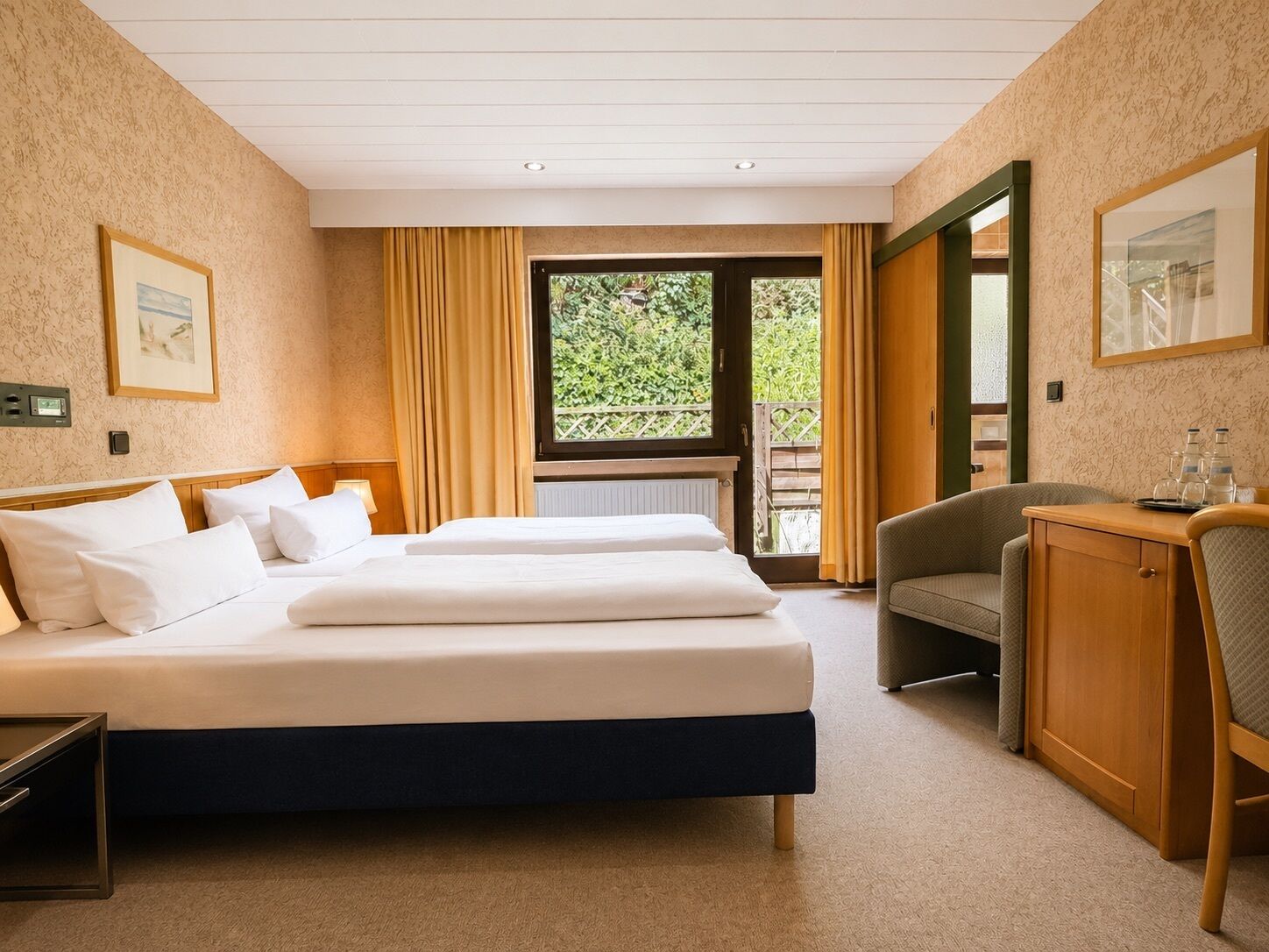 Basic Double Room | Desk, WiFi (free), bed sheets