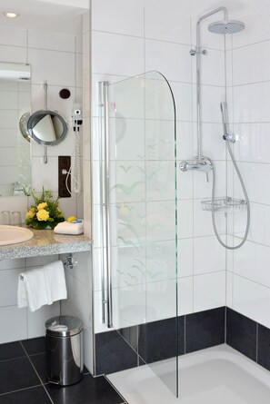 Comfort Double Room | Bathroom shower