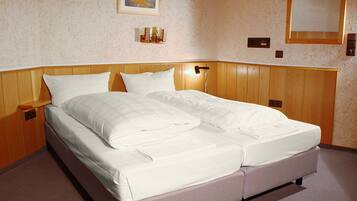 Comfort-Doppelzimmer | Schreibtisch, kostenloses WLAN, BettwÀsche