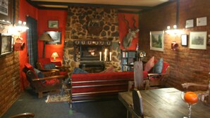 Bar (on property) - Lomas Creek (Dullstroom)