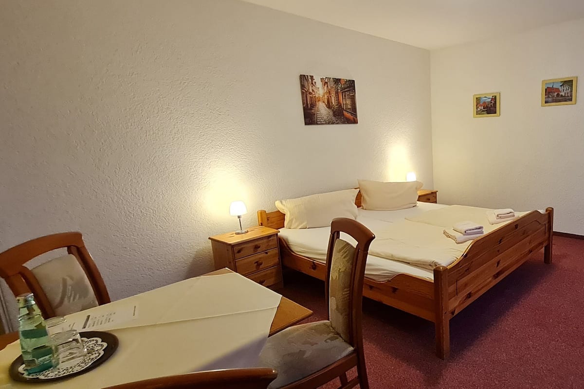 Family Room | In-room safe, free WiFi
