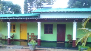 Front of property - hostel city sigiri (Sigiriya)