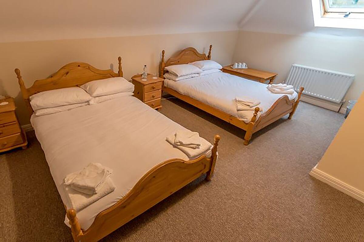 Free WiFi, bed sheets