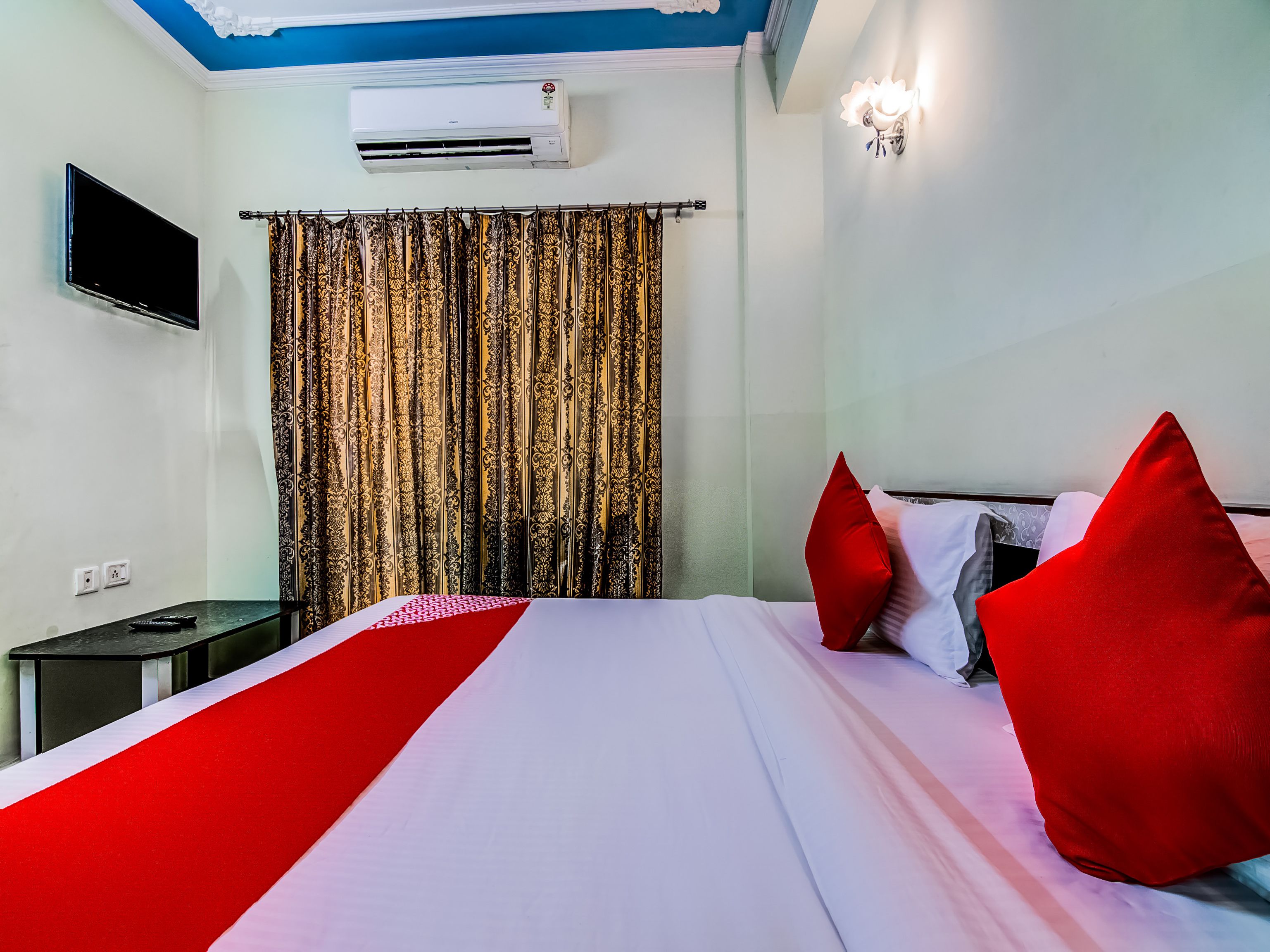 double room, 1 queen bed | free wifi