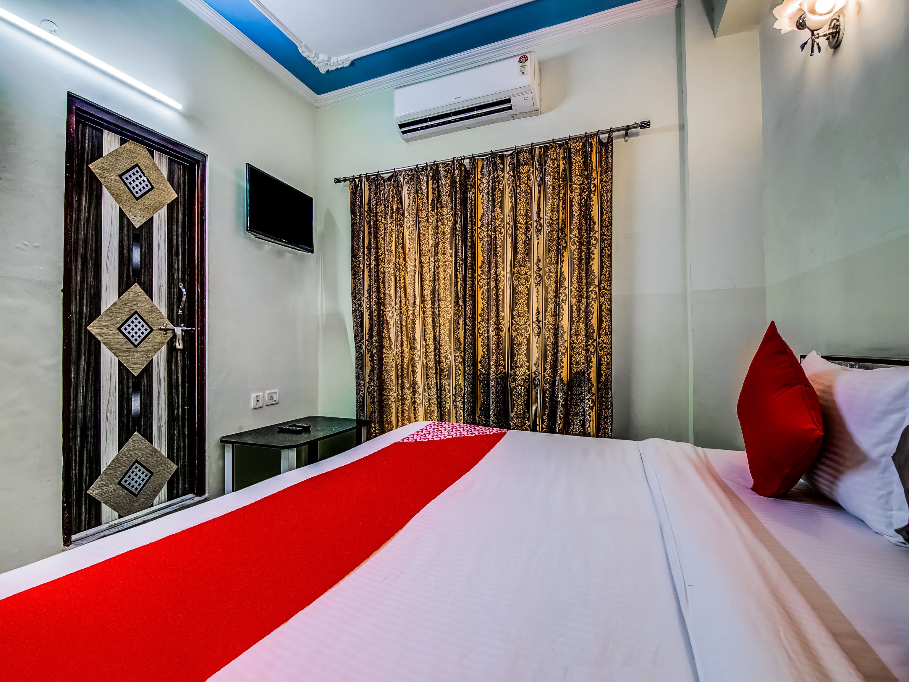 double room, 1 queen bed | free wifi