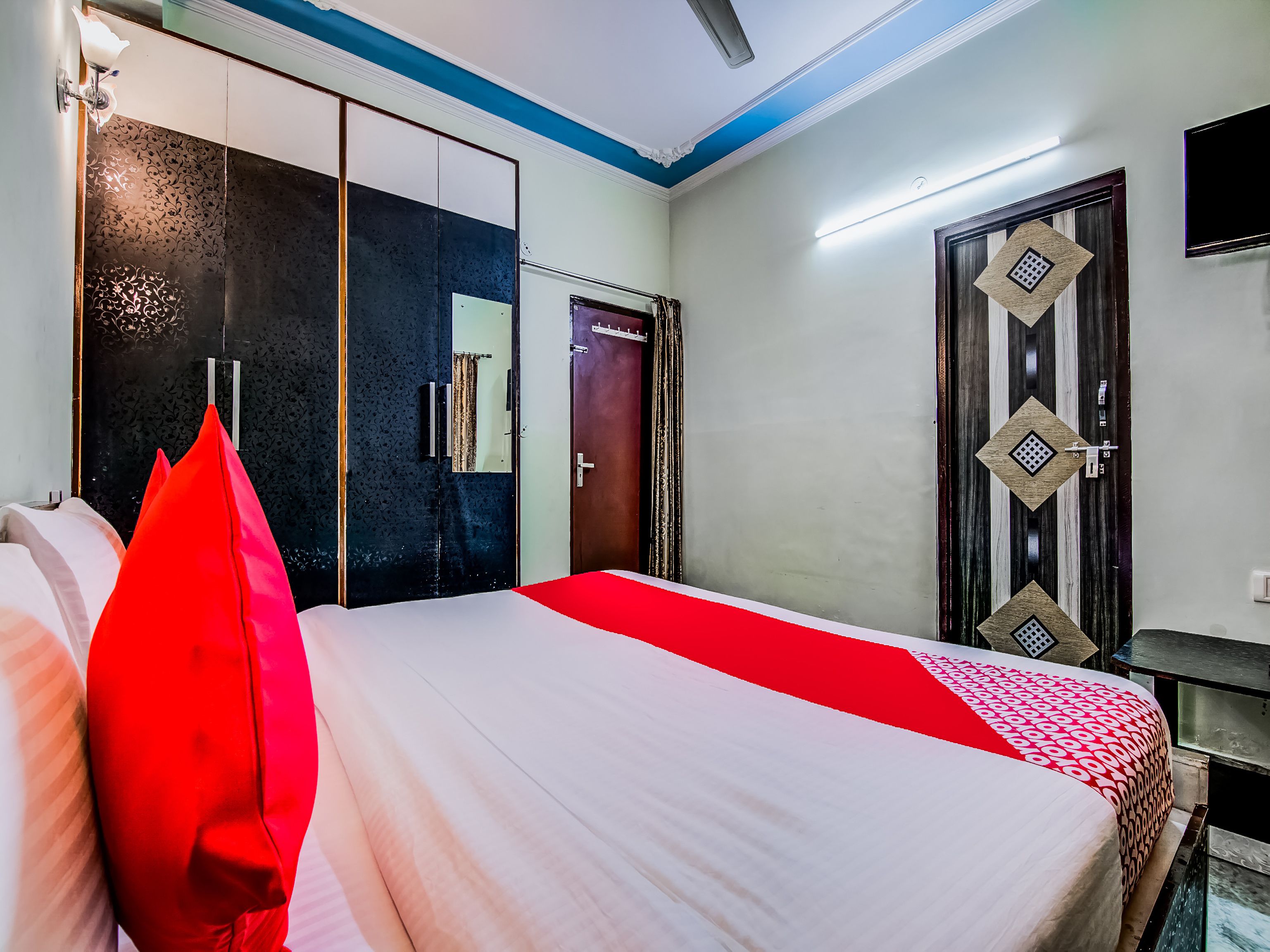 double room, 1 queen bed | free wifi