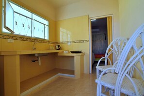 Economy Apartment, Multiple Beds, Non Smoking, Kitchen