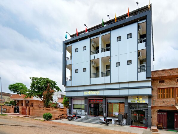 Front of property - OYO 16577 Hotel Rajshree (Jodhpur)