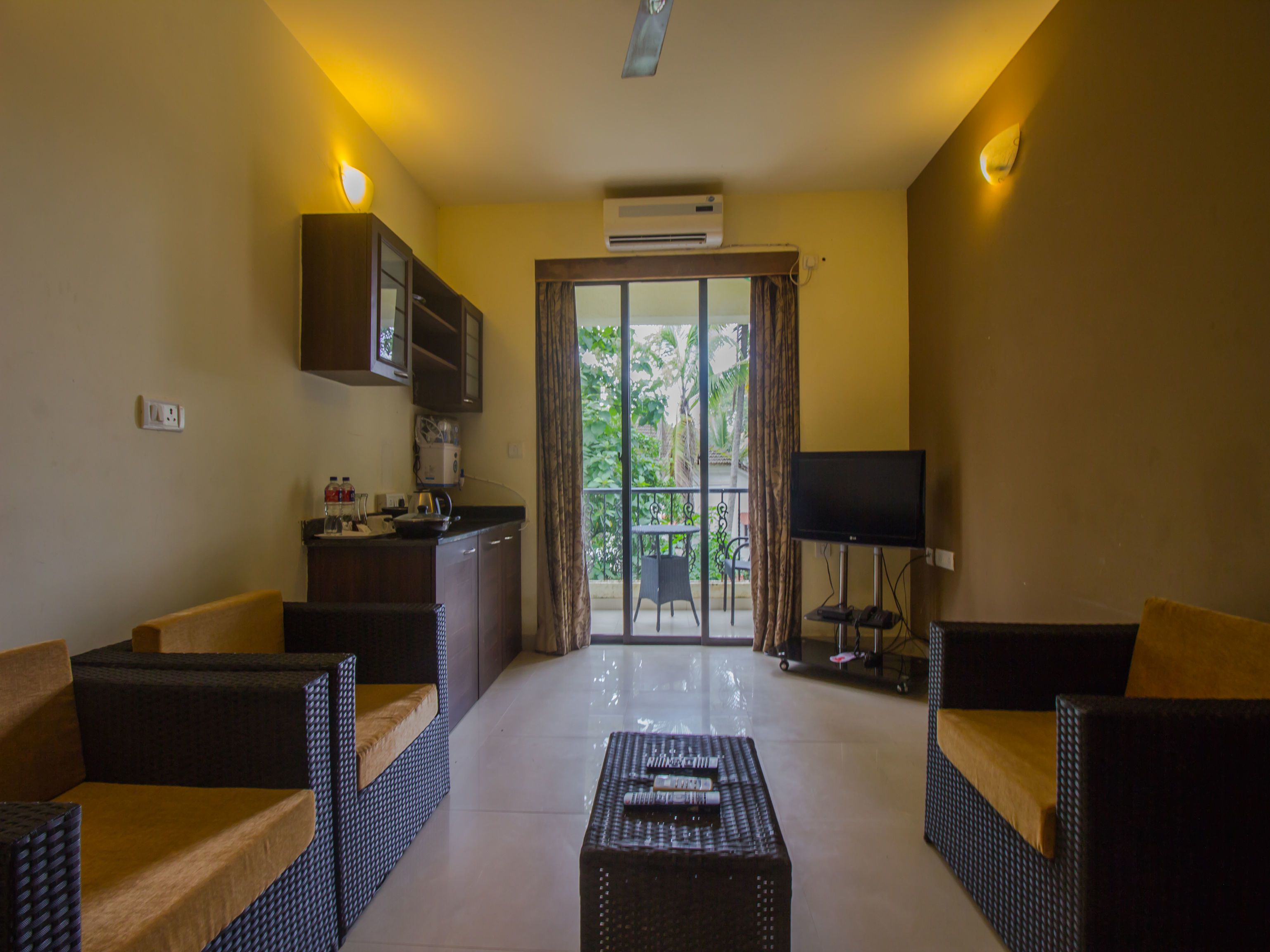 Double or Twin Room | Living area