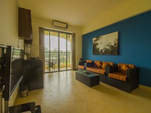 Double or Twin Room | Living room