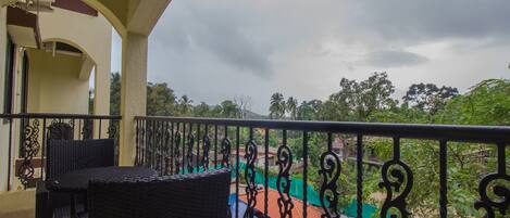 Double or Twin Room | Balcony