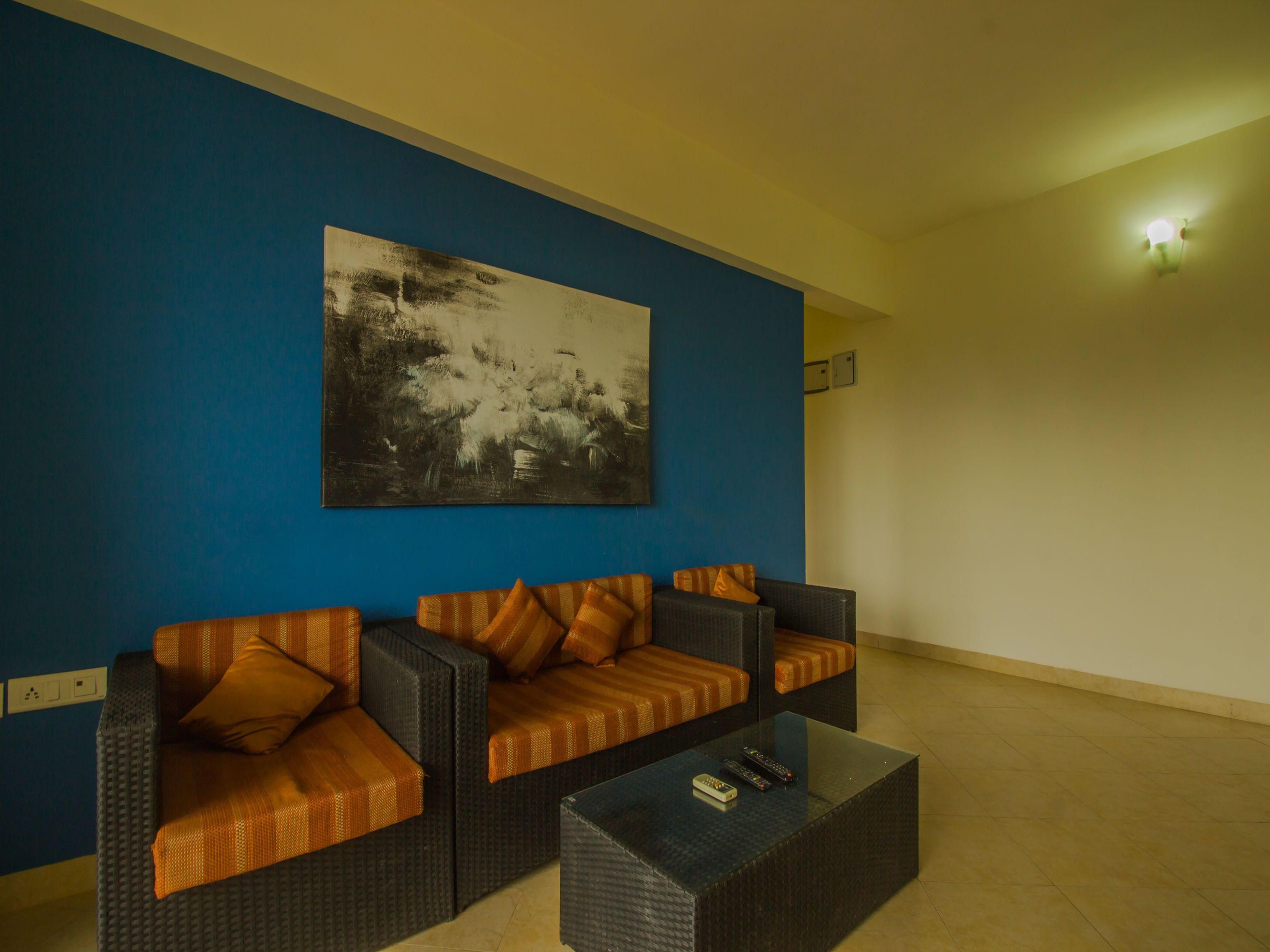 Double or Twin Room | Living room