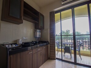 Double or Twin Room | Private kitchenette - OYO 16805 Home Pool View 2BHK Assagaon (Assagao)