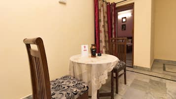 Double or Twin Room | In-room dining