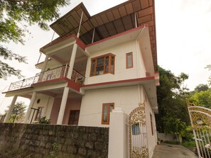 Exterior - OYO 16652 Home Spacious 2BHK Villa Ram Nagar (Dharamshala)