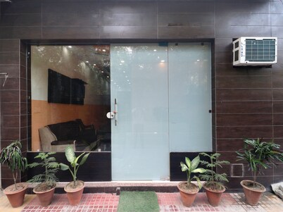 OYO 16700 HOME Exotic 2 BHK Dream View Khanyara Road