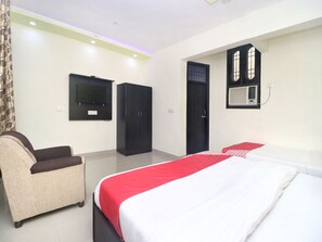 Room - OYO 16700 HOME Exotic 2 BHK Dream View Khanyara Road (Dharamshala)