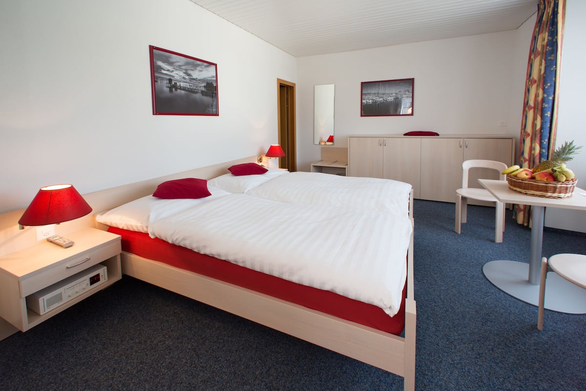 minibar, individually furnished, desk, free wifi