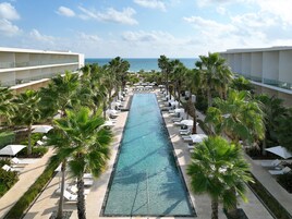 3 piscines extérieures, tentes de plage, parasols de plage