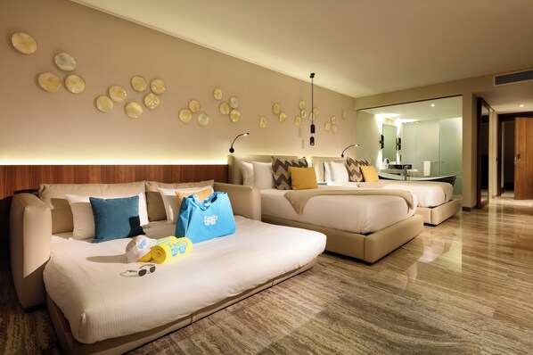 Family Selection Junior Suite Pool Access Beachside | Betten mit Memory-Foam-Matratzen, kostenlose Minibar, Zimmersafe
