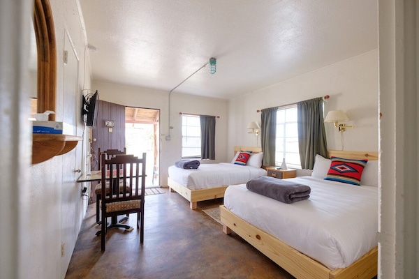 Double Room | Free WiFi, bed sheets