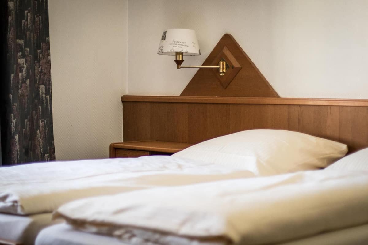 double room | blackout curtains, iron/ironing board, free wifi, bed sheets