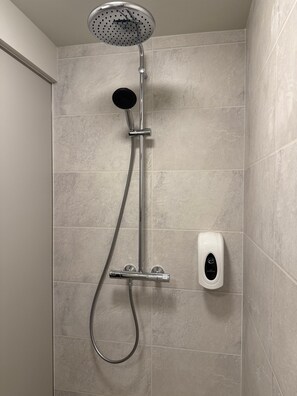 Regadera en el baño