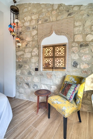 Romantic Suite (Al-Azraq) | Egyptian cotton sheets, premium bedding, Select Comfort beds, minibar