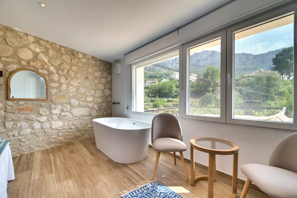 Habitación doble romántica (El Convent) | Sábanas de algodón egipcio y ropa de cama de alta calidad