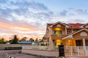 Exterior - Tropikal Natura Lodge by D Imperio (George Town)