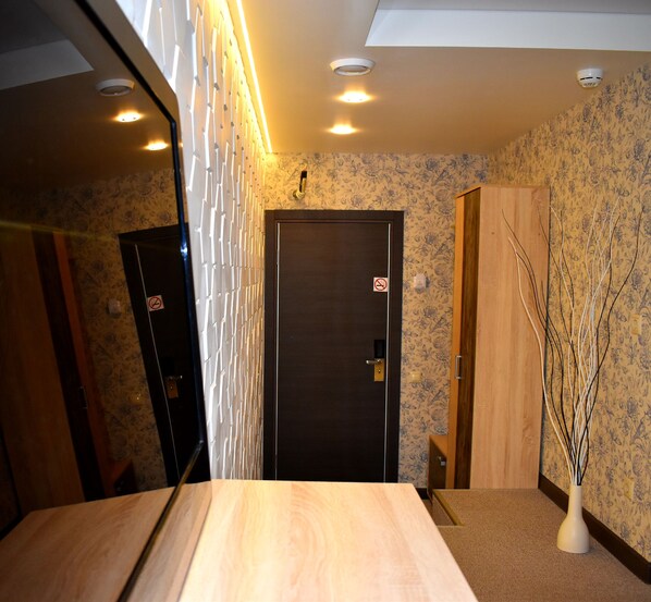 Luksusrom | Blendingsgardiner, strykejern/-brett og wi-fi (inkludert)