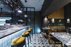Bar (on property) - 19 Tile Ceramic Concept  - by Unlock Hotels (Caldas da Rainha)