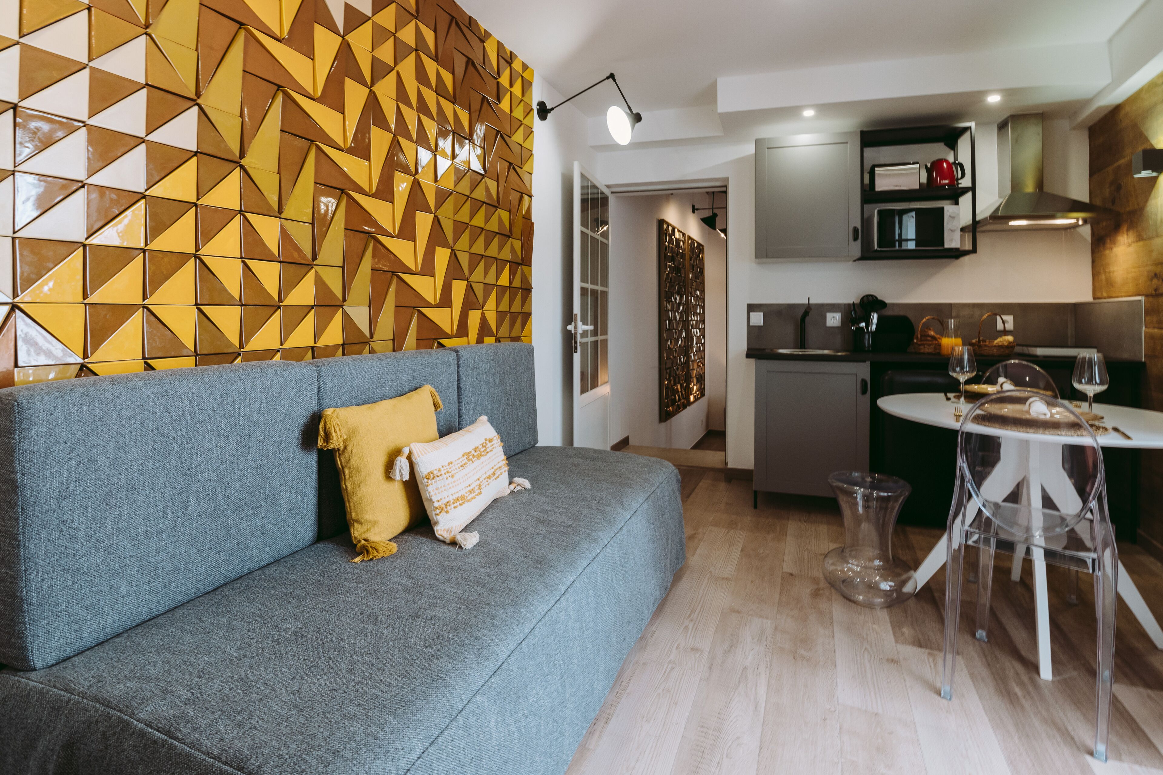 Standard Apartment | Private kitchen | Fridge, microwave