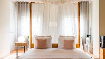 Family Room | Blackout drapes, soundproofing, free WiFi, bed sheets