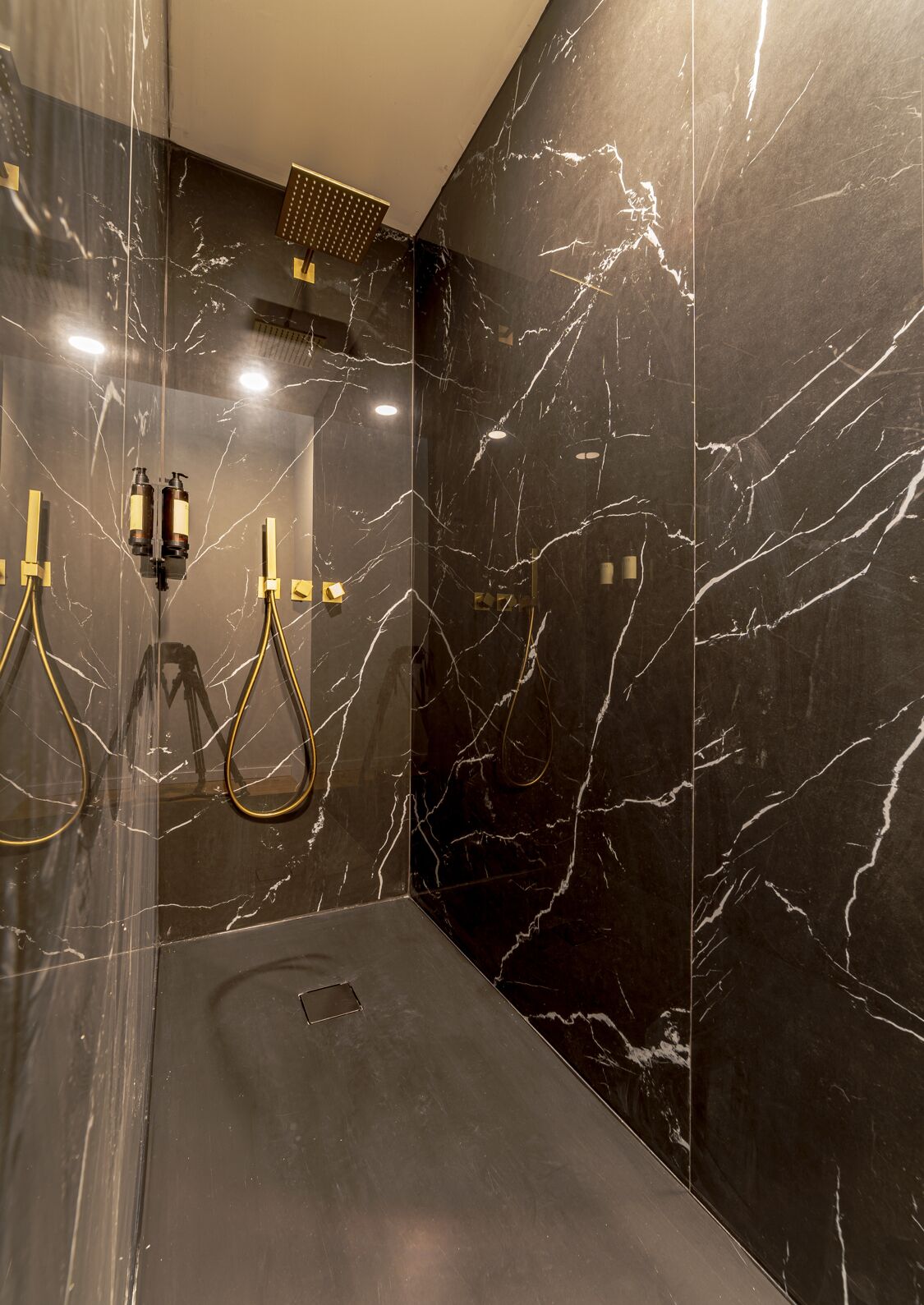 Foto - 19 Tile Ceramic Concept  - by Unlock Hotels